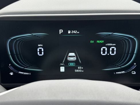 Used 2024 Kia Niro LX FWD image 22