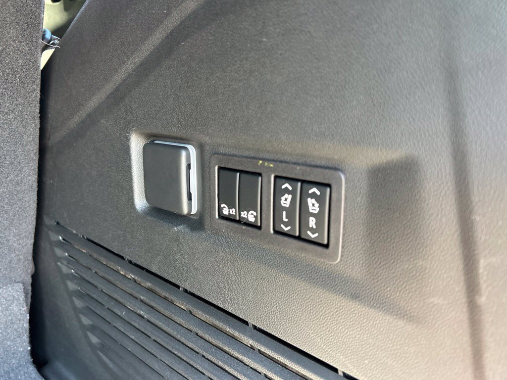 Used 2023 Chevrolet Tahoe RST w/ Luxury Package RWD image 49