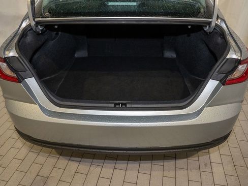 Used 2025 Toyota Camry LE image 5