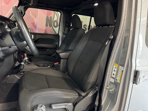 Used 2018 Jeep Wrangler Unlimited Sport S AWD/4WD image 17