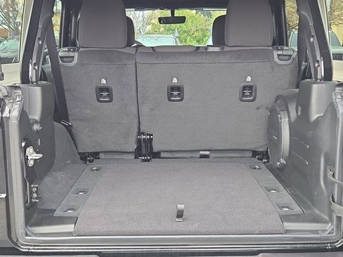 Used 2023 Jeep Wrangler Unlimited Sahara image 12