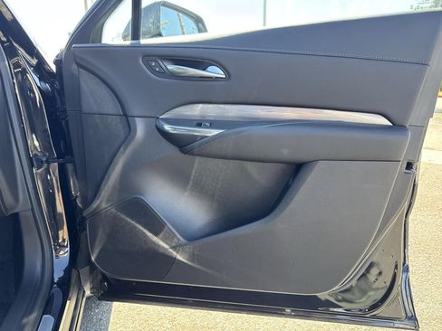 Used 2024 Cadillac XT4 Premium Luxury image 36