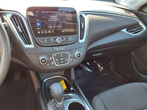 Used 2023 Chevrolet Malibu LT image 6