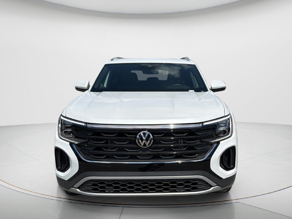 New 2026 Volkswagen Atlas Cross Sport SE FWD image 2