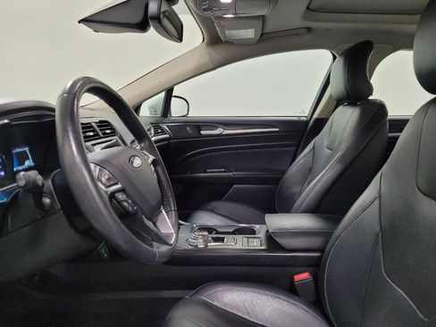 Used 2018 Ford Fusion Titanium FWD image 17
