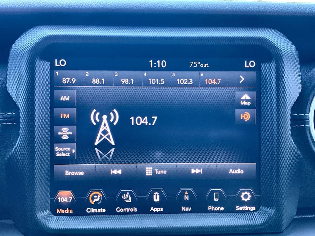 Used 2023 Jeep Wrangler Unlimited Sahara w/ Cold Weather Group AWD/4WD image 16