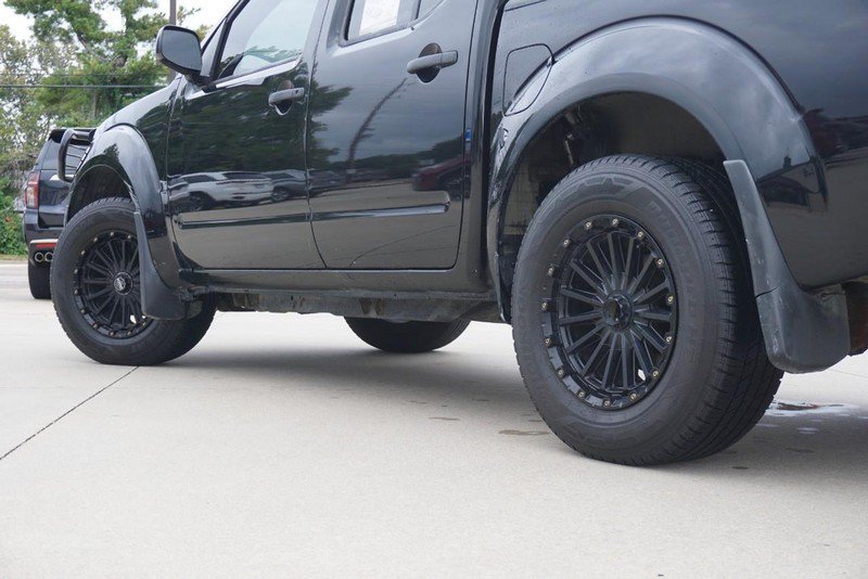 Used 2020 Nissan Frontier SV AWD/4WD image 13