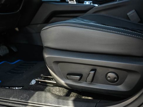 New 2025 Mitsubishi Outlander SEL image 18