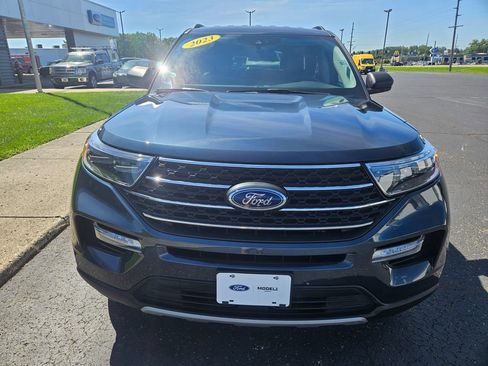 Used 2023 Ford Explorer XLT w/ Equipment Group 202A AWD/4WD image 3