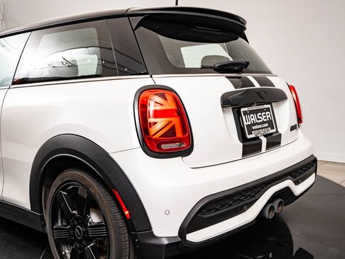 Used 2024 MINI Cooper S w/ Signature Upholstery Package FWD image 18