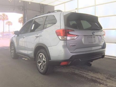 Used 2020 Subaru Forester Premium AWD/4WD image 4