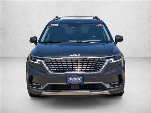 Used 2023 Kia Carnival SX Prestige image 2