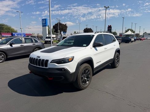 Used 2021 Jeep Cherokee Trailhawk w/ Trailer Tow Group AWD/4WD image 7