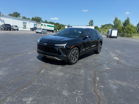 Used 2024 Chevrolet Blazer EV LT AWD/4WD image 2