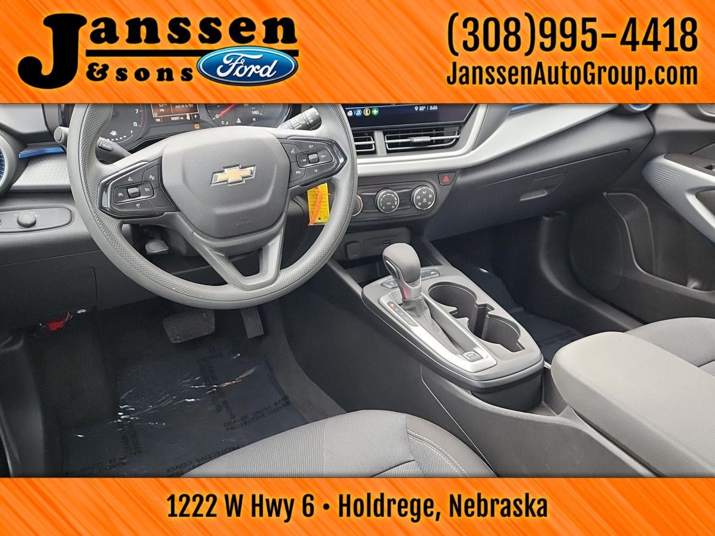 Used 2025 Chevrolet Trax LS FWD image 17