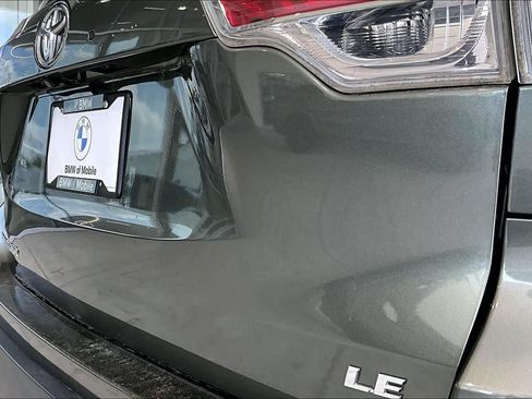 Used 2016 Toyota Highlander Plus FWD image 9