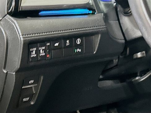 Used 2023 Honda Odyssey Elite image 8