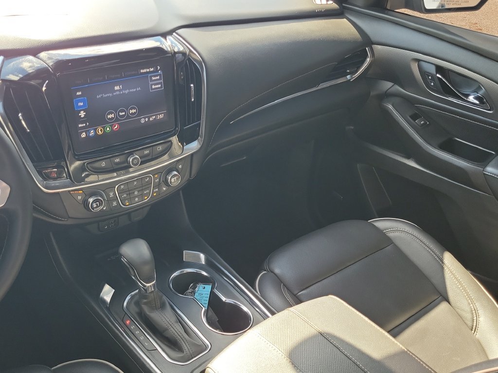 Used 2023 Chevrolet Traverse Premier w/ Redline Edition AWD/4WD image 37
