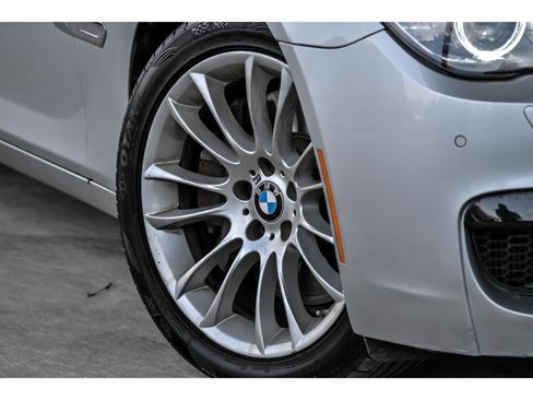 Used 2013 BMW 750Li xDrive image 3