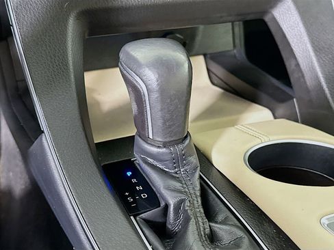 Certified 2020 Toyota Avalon XLE w/ Moonroof Package image 10