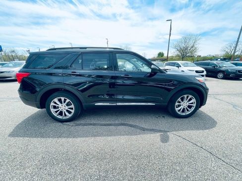 Used 2020 Ford Explorer XLT w/ Equipment Group 202A AWD/4WD image 6