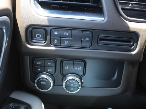 Used 2022 GMC Yukon SLT w/ SLT Premium Package AWD/4WD image 29