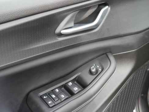 Used 2023 Jeep Grand Cherokee Altitude image 15