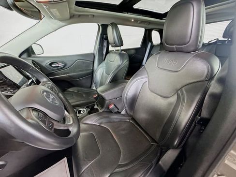 Used 2019 Jeep Cherokee Limited image 22