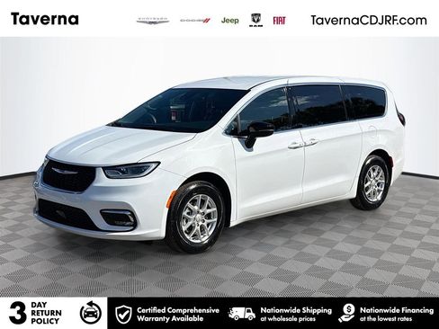 Used 2026 Chrysler Pacifica Select FWD image 1