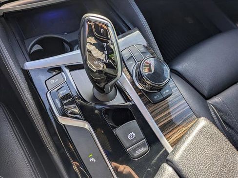 Used 2018 BMW M550i xDrive image 15