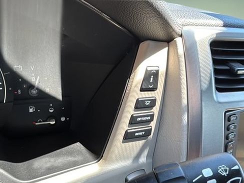 Used 2006 Cadillac XLR V RWD image 35