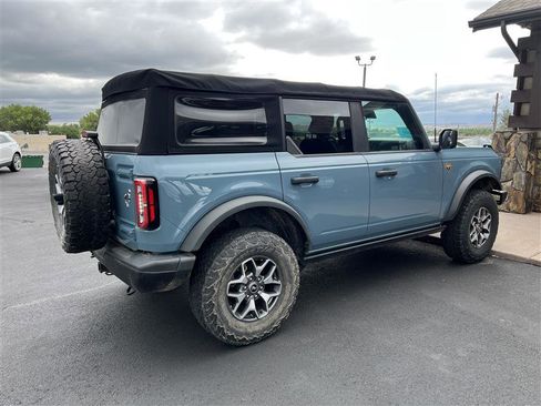 Used 2022 Ford Bronco Badlands image 6