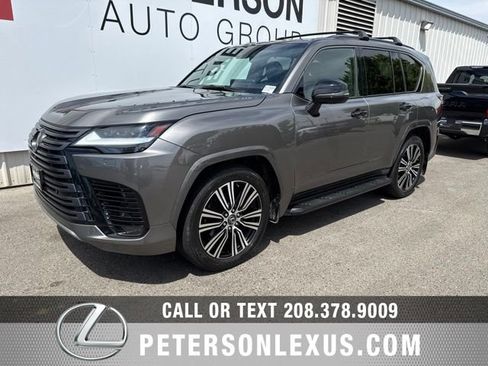 Used 2023 Lexus LX 600 4WD w/ Appearance Package image 8