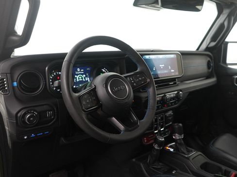 Used 2024 Jeep Wrangler Unlimited Rubicon 4xe AWD/4WD image 17