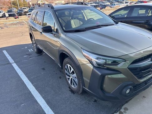 Used 2024 Subaru Outback Premium AWD/4WD image 1