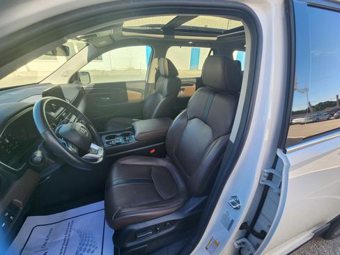 Certified 2025 Honda Pilot Elite image 16