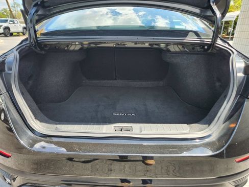 Used 2025 Nissan Sentra SR FWD image 13