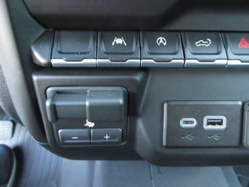 Certified 2026 Chevrolet Silverado 1500 Custom Trail Boss w/ LPO, Dark Essentials Package AWD/4WD image 30