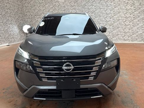 Used 2024 Nissan Rogue SL w/ SL Premium Package FWD image 2