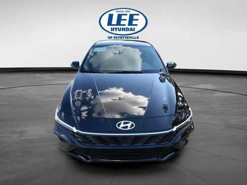 New 2025 Hyundai Elantra SEL FWD image 8