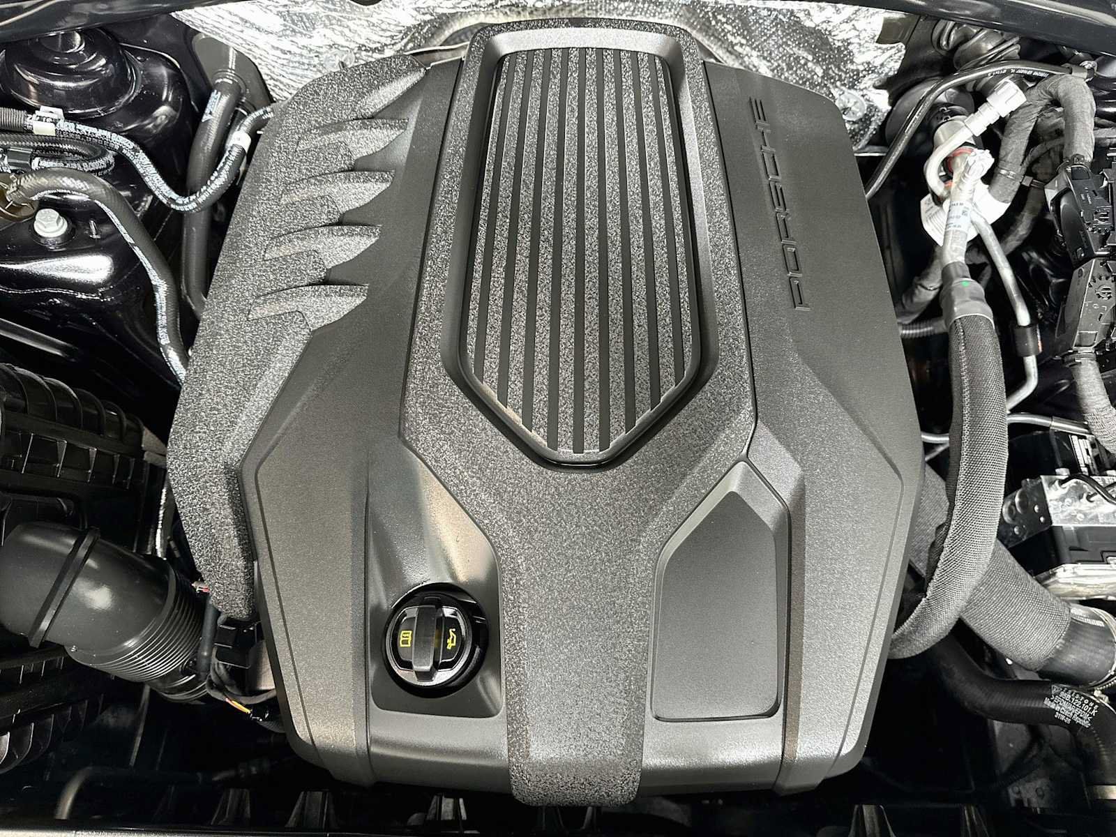 Certified 2026 Porsche Macan AWD/4WD image 31