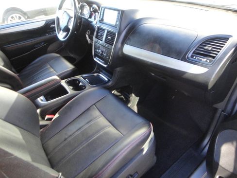 Used 2017 Dodge Grand Caravan GT image 16