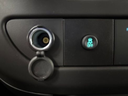 New 2025 Chevrolet Express 3500 w/ Power Convenience Package image 17