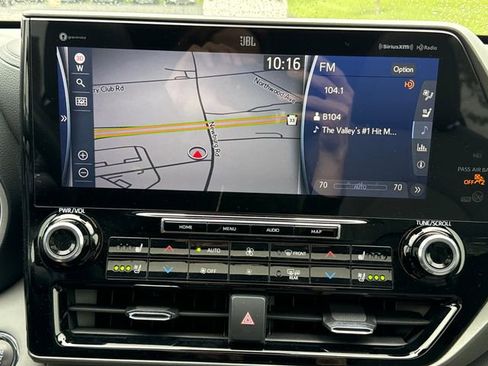 Used 2022 Toyota Highlander Limited FWD image 32