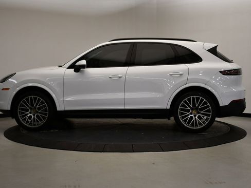 Used 2023 Porsche Cayenne image 2