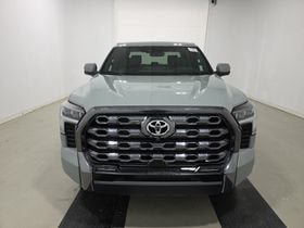 Used 2025 Toyota Tundra Platinum AWD/4WD image 2