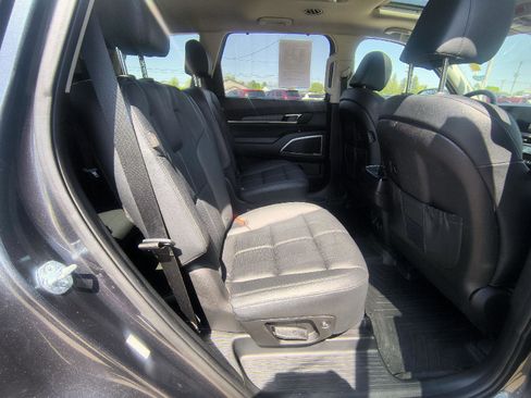Used 2023 Kia Telluride EX w/ EX Captain's Chair Package AWD/4WD image 31