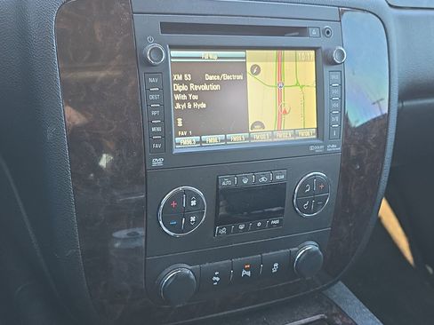 Used 2013 GMC Yukon Denali image 17