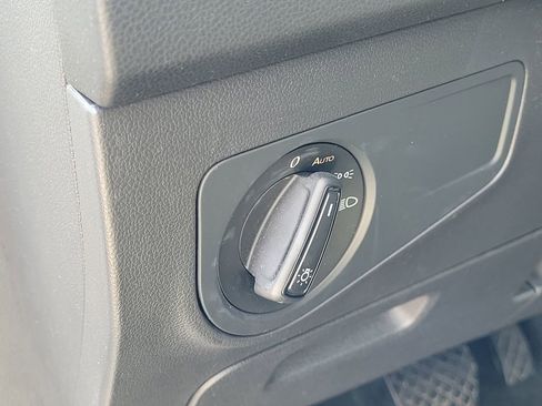 Used 2022 Volkswagen Tiguan S image 23