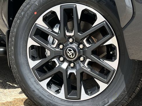 New 2026 Toyota Tundra Limited AWD/4WD image 9